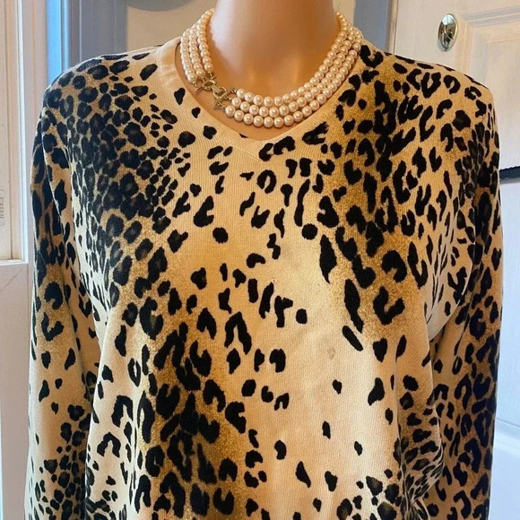 White Stag Chetah Print Soft Casual Cozy Pullover Sweater Women Size L - Picture 6 of 7
